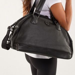 lulu lemon still groovy gym bag